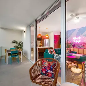 Holiday home 3 Bedroom Luxury Next To & Pools, Ac And Internet
